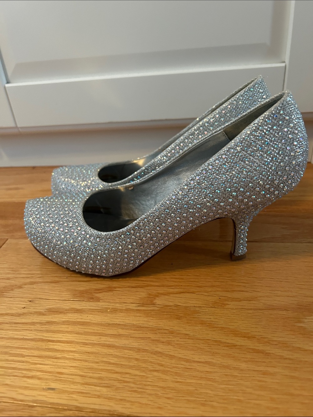 Crystal-Embellished Silver Mid Heel Pumps